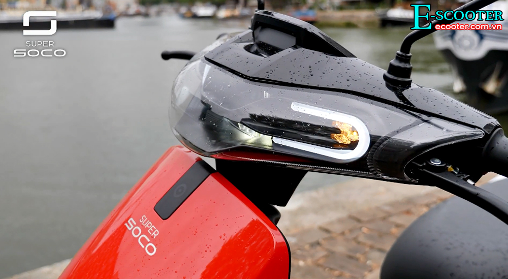 đèn xi nhanh xe tay ga điện Soco Cux 2021